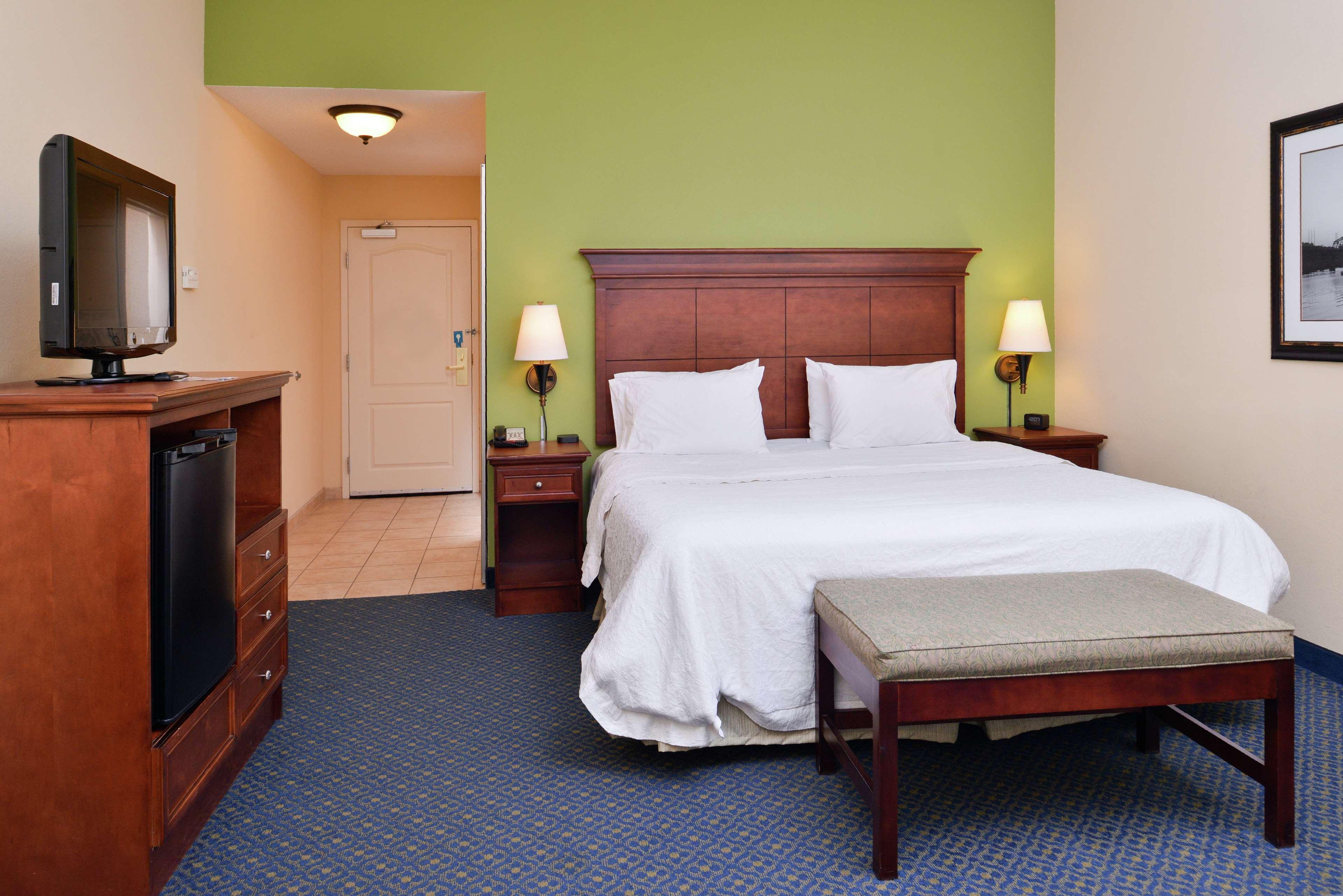 Hampton Inn Jackson-College Avenue Bagian luar foto