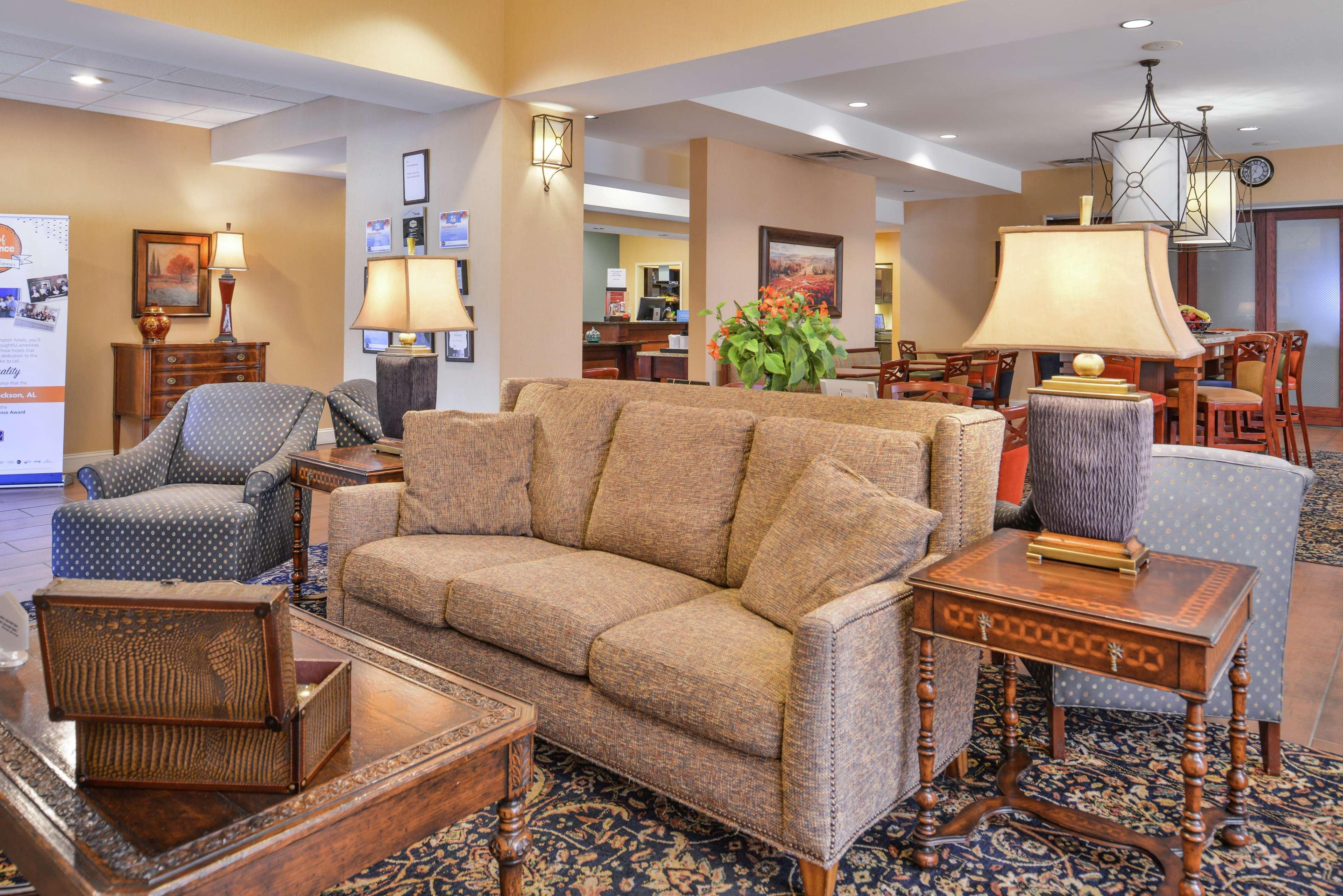 Hampton Inn Jackson-College Avenue Bagian luar foto