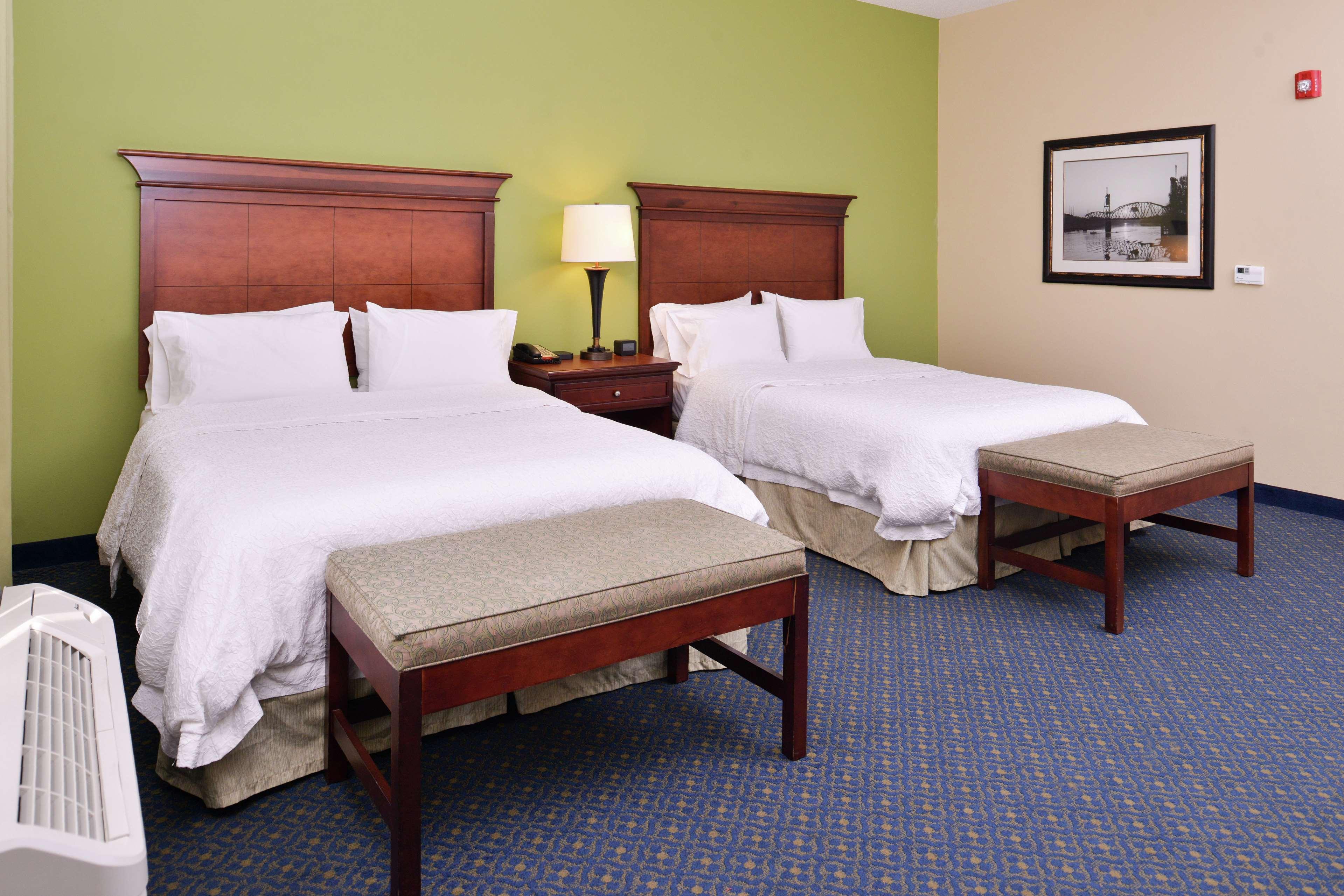 Hampton Inn Jackson-College Avenue Bagian luar foto