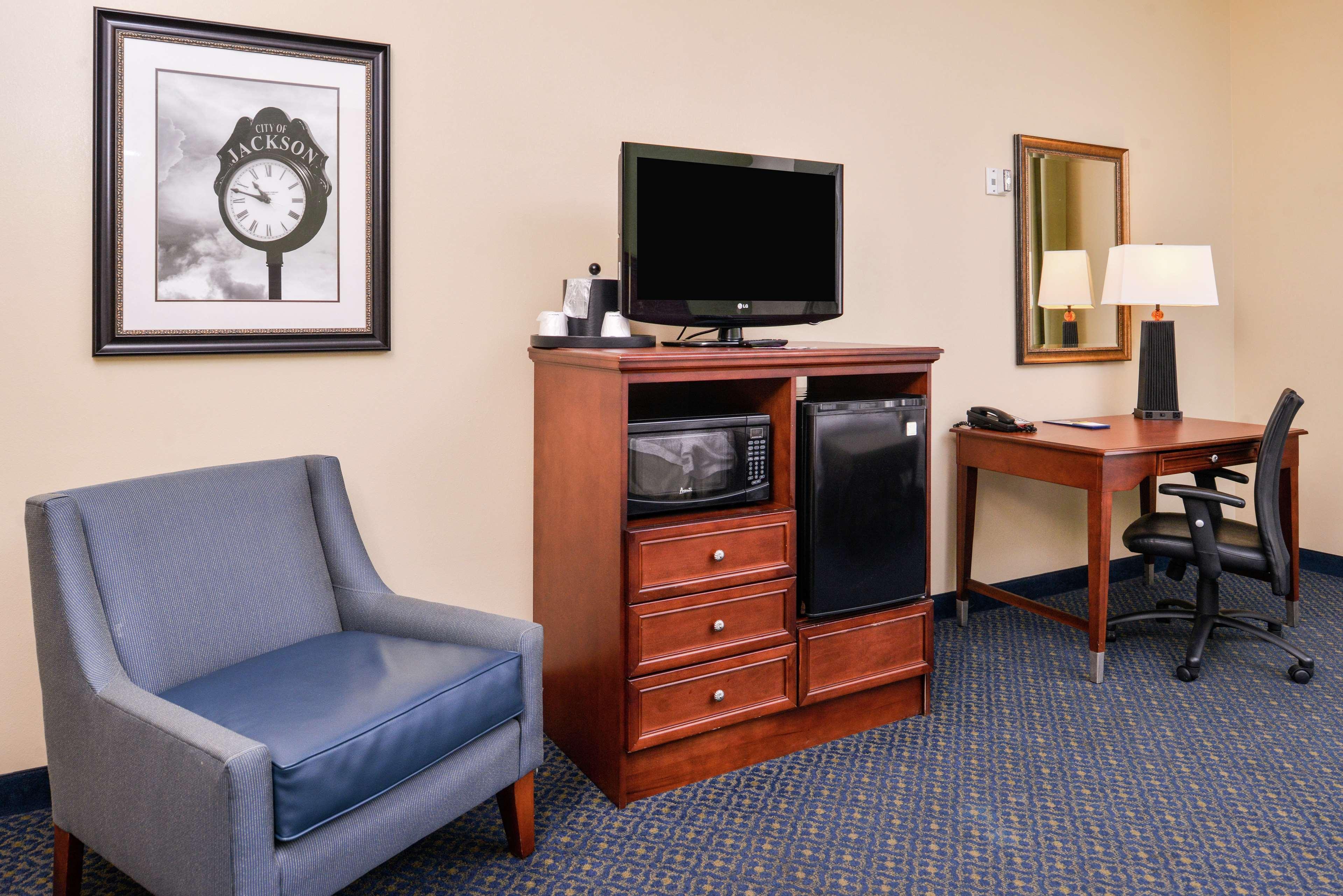 Hampton Inn Jackson-College Avenue Bagian luar foto