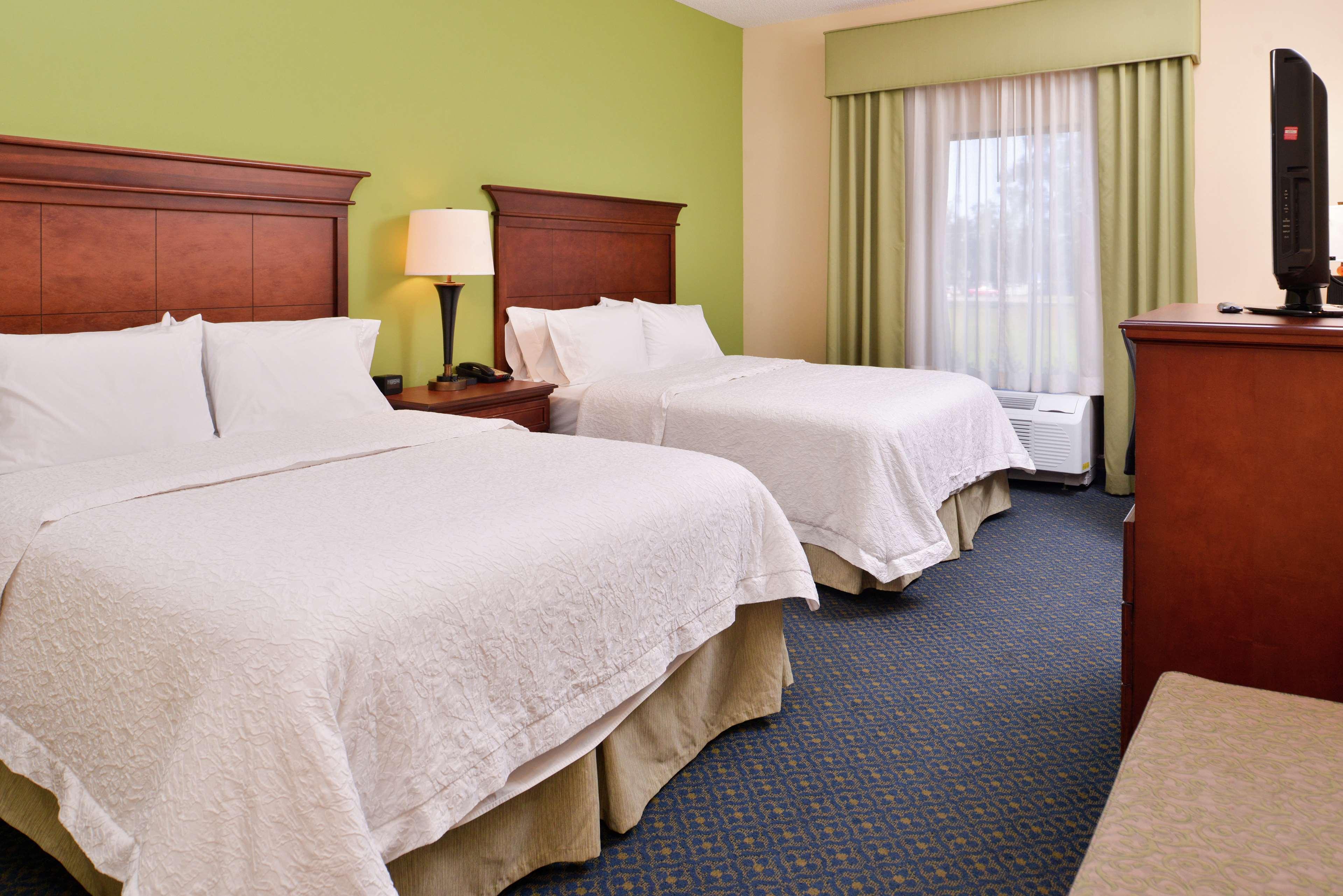 Hampton Inn Jackson-College Avenue Bagian luar foto