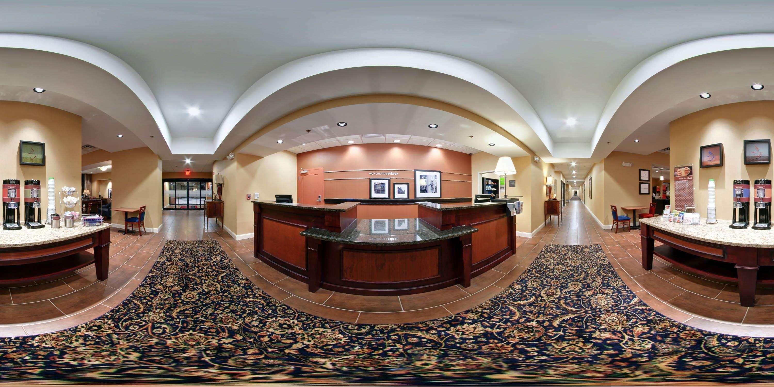 Hampton Inn Jackson-College Avenue Bagian luar foto
