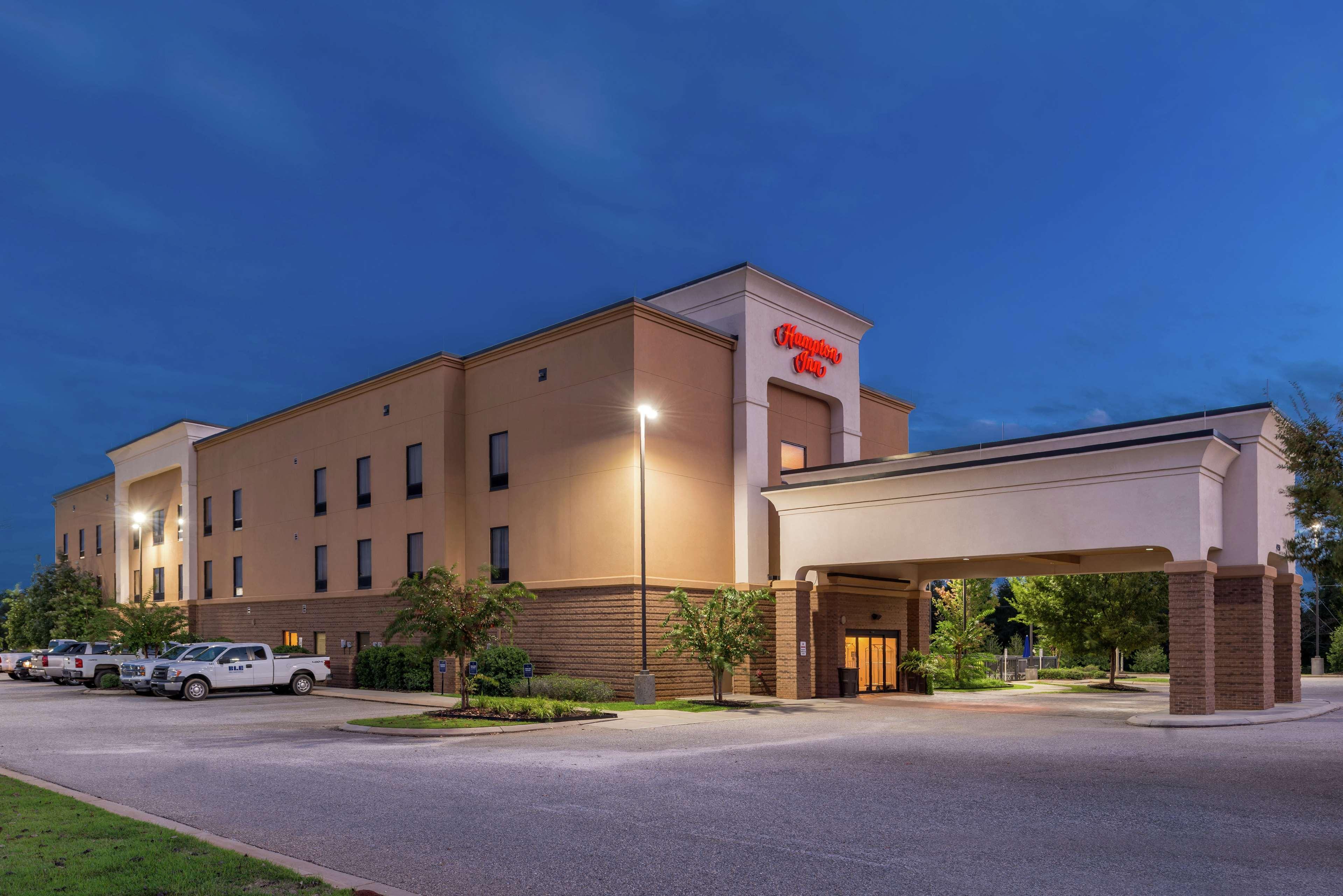 Hampton Inn Jackson-College Avenue Bagian luar foto
