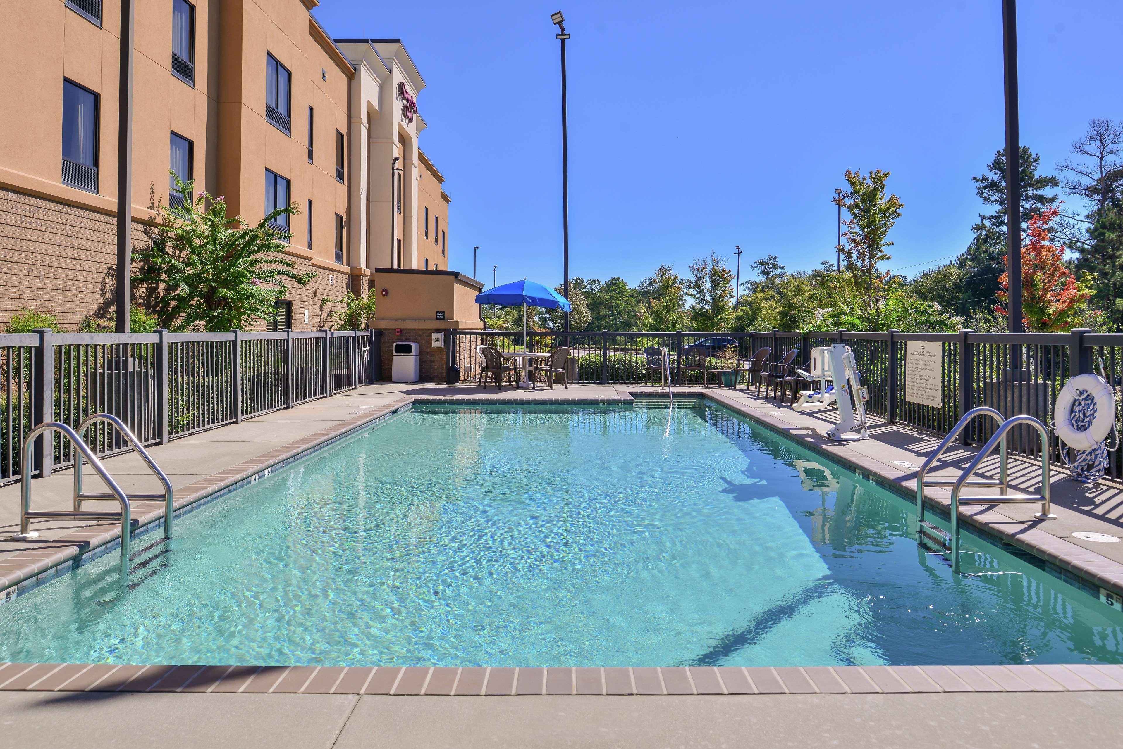 Hampton Inn Jackson-College Avenue Bagian luar foto