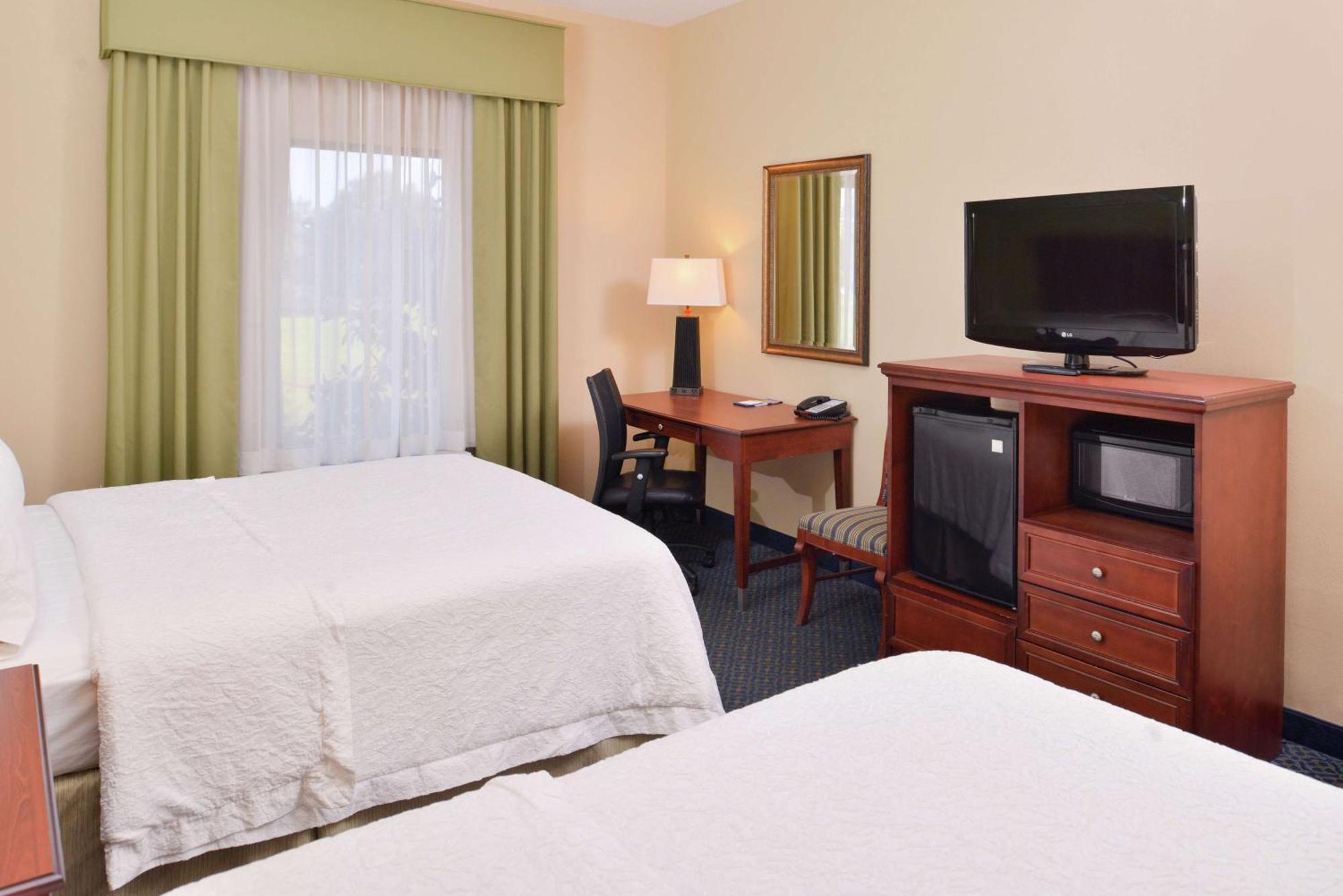 Hampton Inn Jackson-College Avenue Bagian luar foto